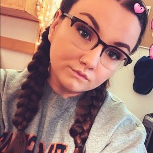 Meet your Posher, Briana